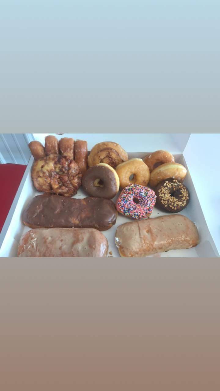 Donut Palace | restaurant | 125 US-169, Smithville, MO 64089, USA | 8163436063 OR +1 816-343-6063