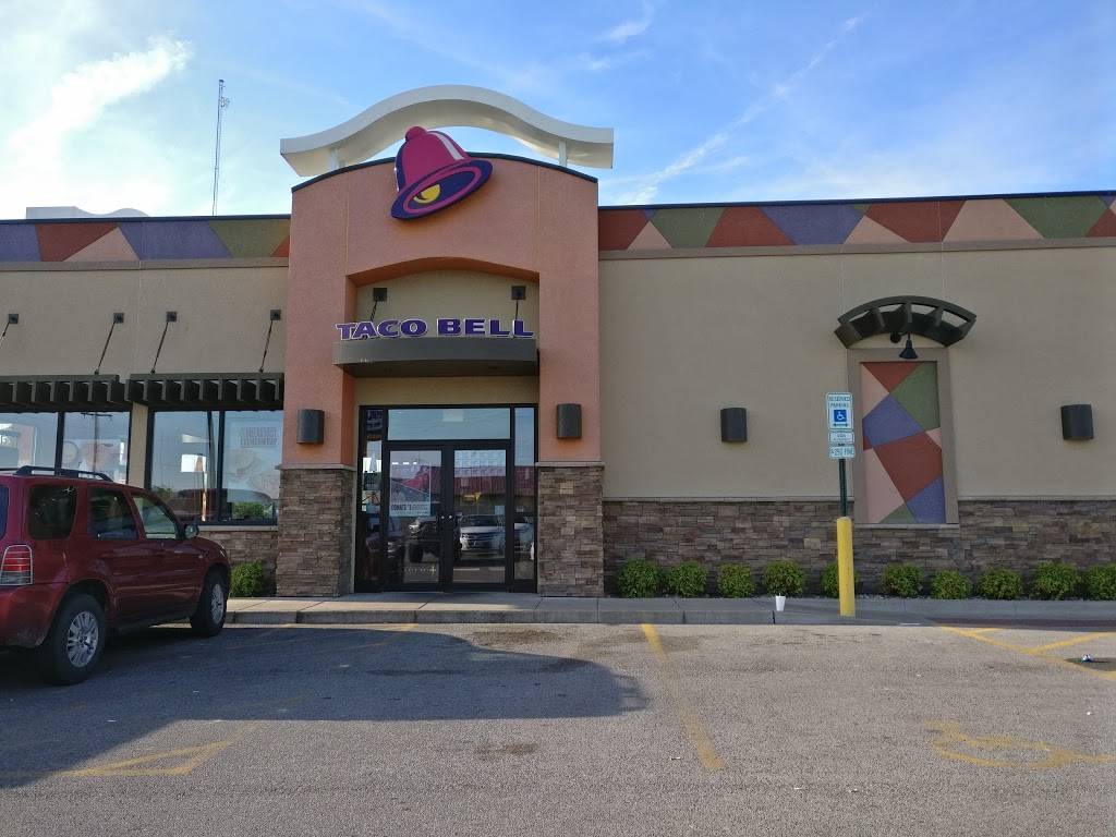 Taco Bell | meal takeaway | 712 S Commercial St, Harrisburg, IL 62946, USA | 6182524600 OR +1 618-252-4600