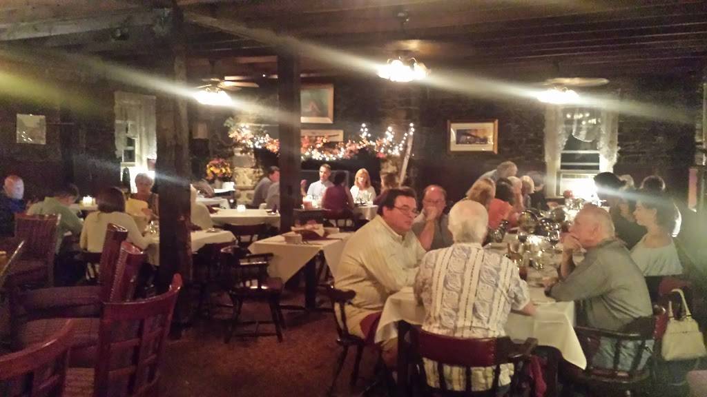 Inn At Maple Grove | restaurant | 2165 State St, Alburtis, PA 18011, USA | 6106824346 OR +1 610-682-4346