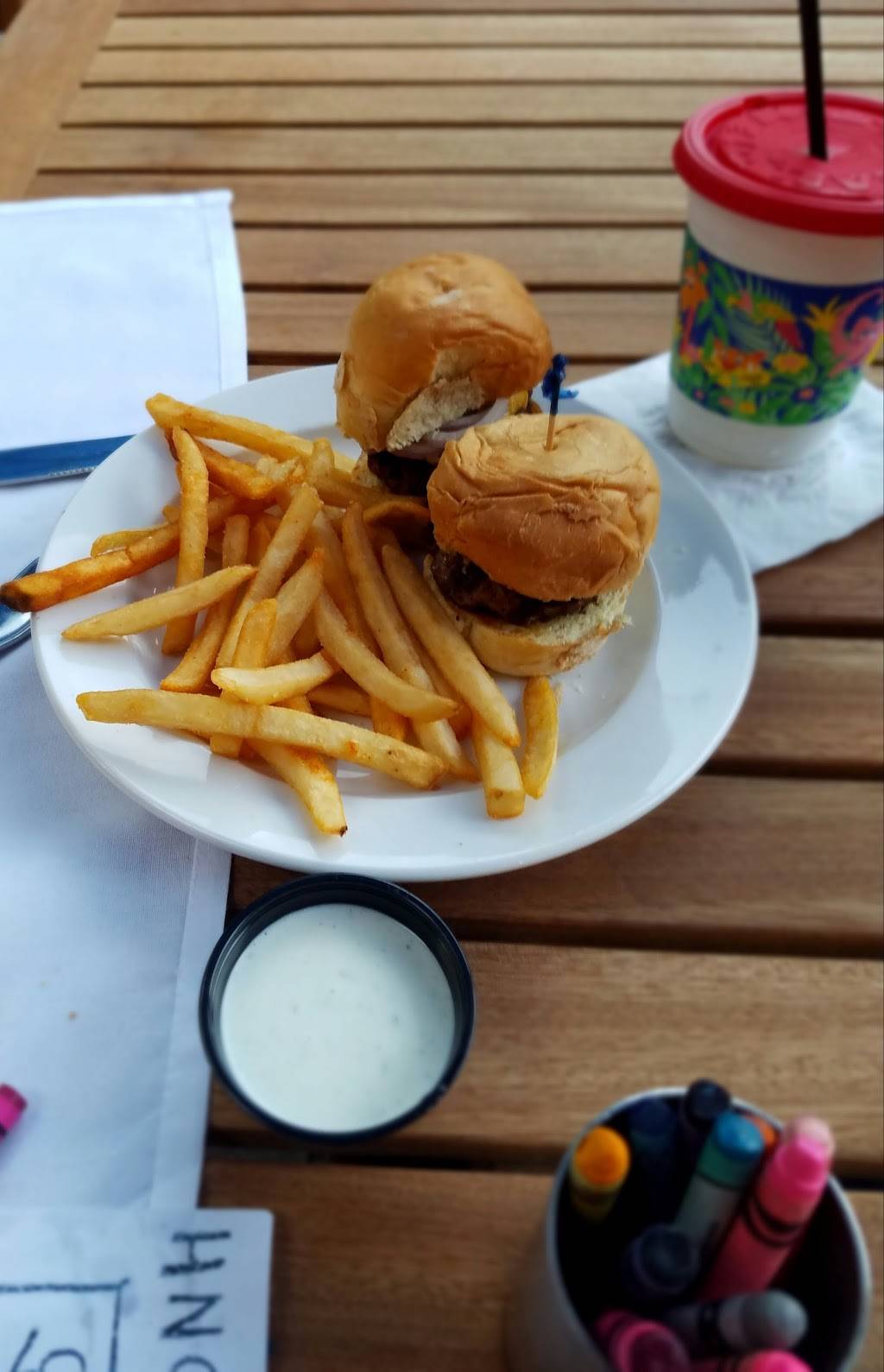 Cascade Roadhouse | restaurant | 6817 Cascade Rd SE, Grand Rapids, MI 49546, USA | 6162597439 OR +1 616-259-7439