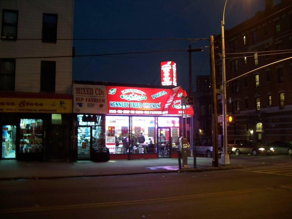 Kennedy Fried Chicken | restaurant | 934 Morris Ave, Bronx, NY 10456, USA | 7182933314 OR +1 718-293-3314