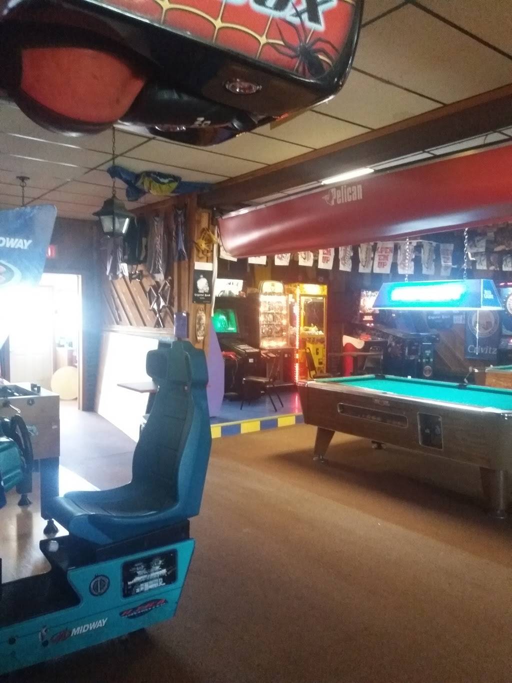 Thors Wolverine Den | restaurant | 423 Hall Ave, Crivitz, WI 54114, USA | 7159273202 OR +1 715-927-3202