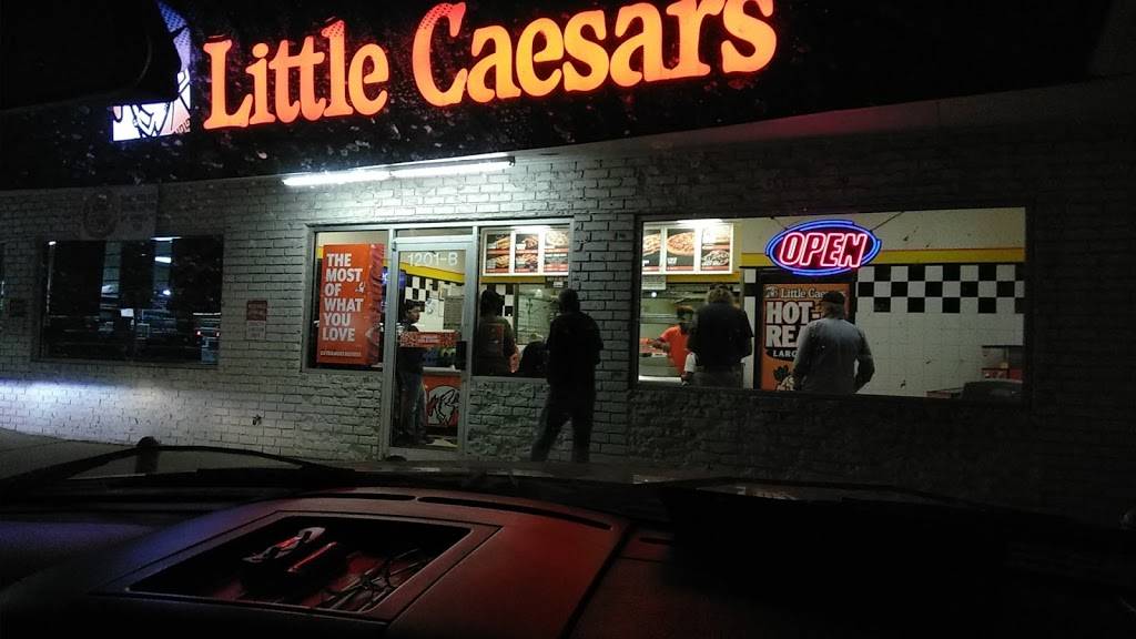 Little Caesars Pizza | meal takeaway | 1201 E Marshall Ave, Longview, TX 75601, USA | 9037539000 OR +1 903-753-9000