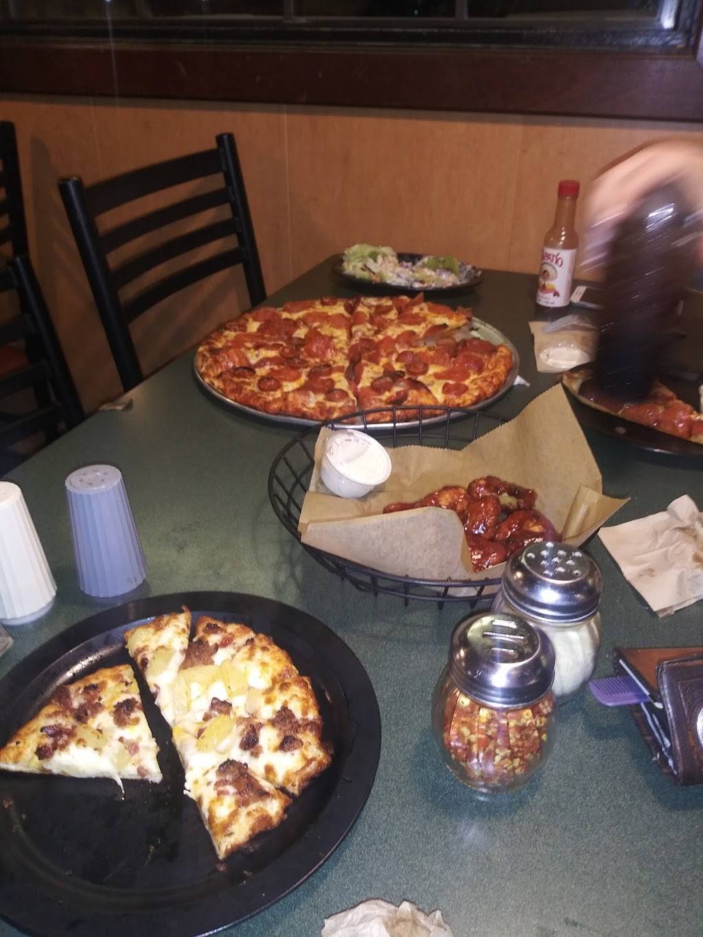 Round Table Pizza Meal Delivery 828 Gray Ave Round Table Pizza Meal Delivery 828 Gray Ave