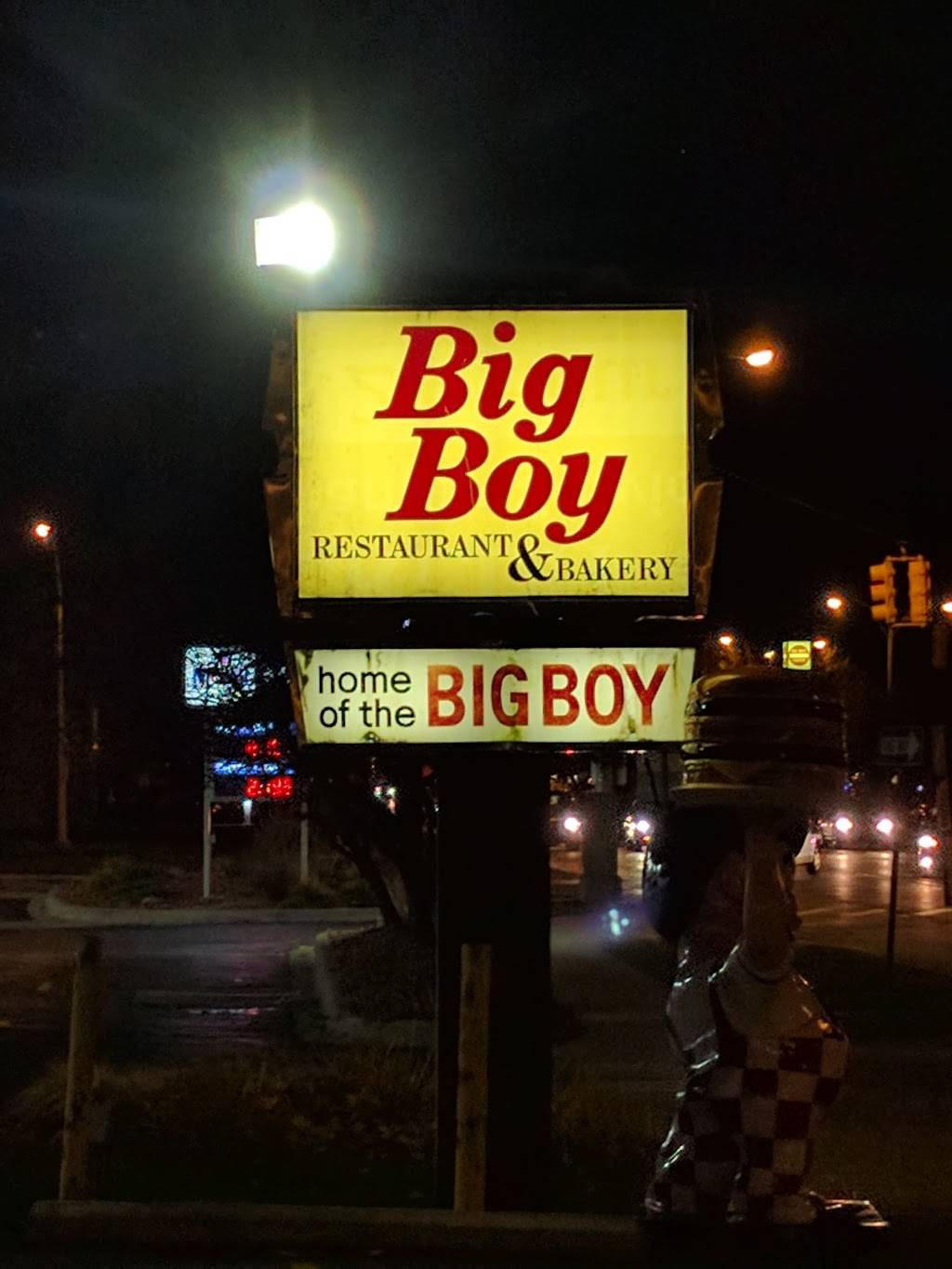 Big Boy | restaurant | 20710 Mack Ave, Grosse Pointe, MI 48236, USA | 3138861991 OR +1 313-886-1991