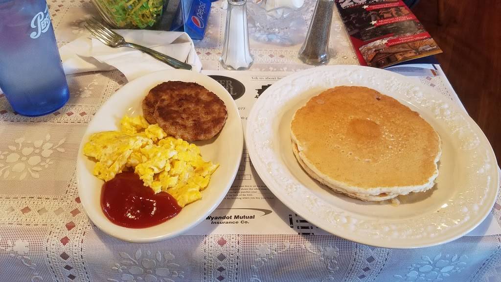 Over the Rail Diner | restaurant | 402 Center St, Dennison, OH 44621, USA | 7406734077 OR +1 740-673-4077