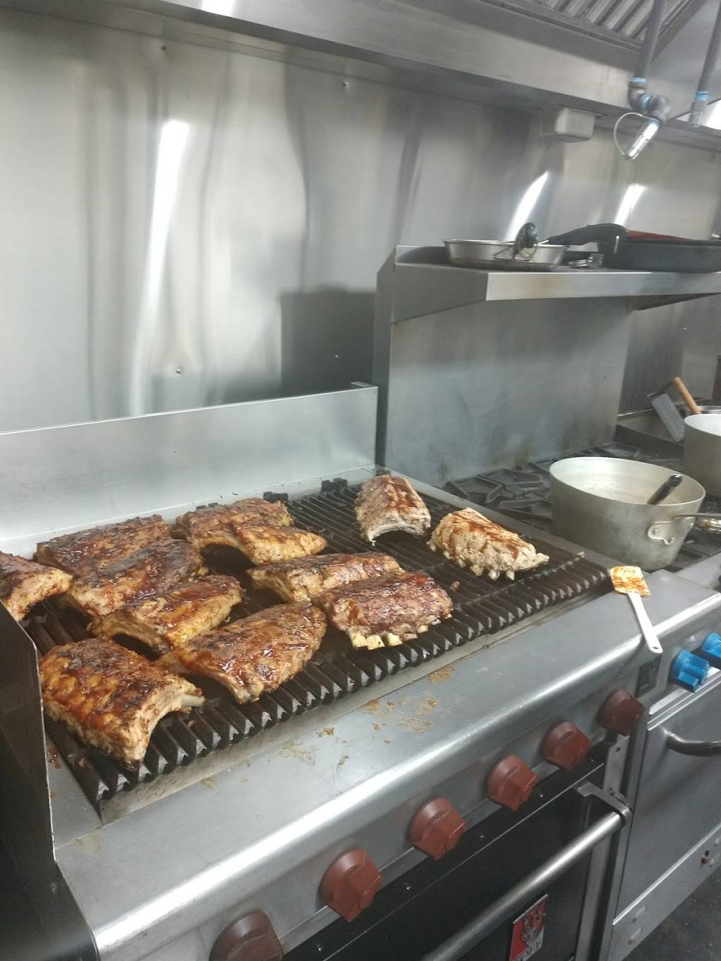 Pony Express @ StageCoach Inn | restaurant | 204 S Bay St, Pleasant Hill, IL 62366, USA | 2177342763 OR +1 217-734-2763