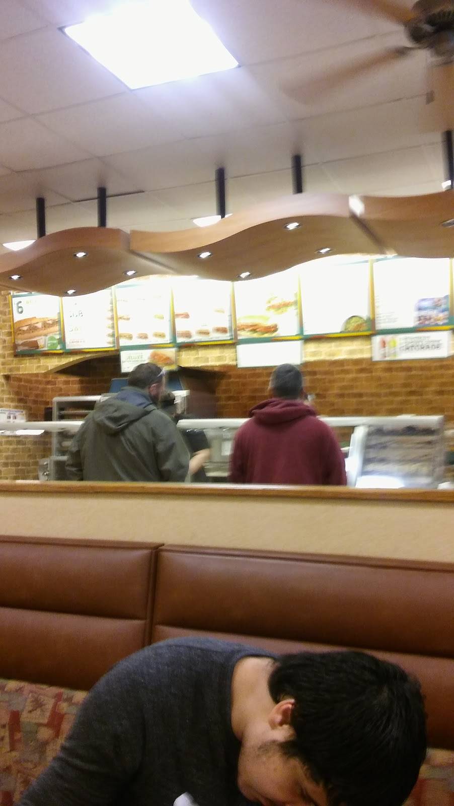 Subway 330340 N Main St, York New Salem, PA 17371, USA
