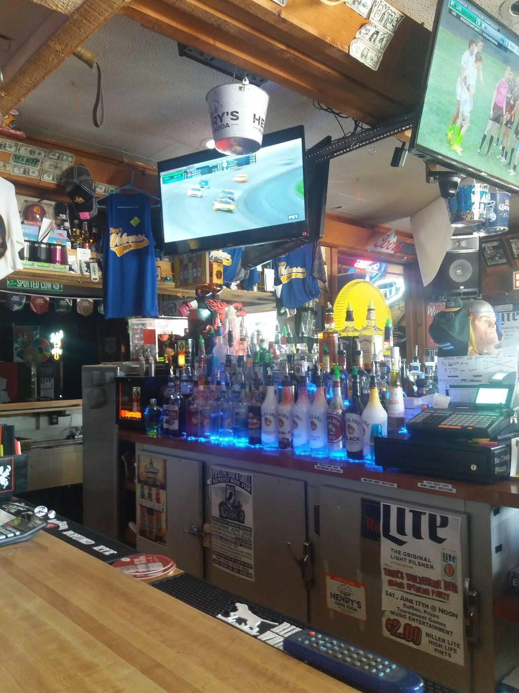 Thors Wolverine Den | restaurant | 423 Hall Ave, Crivitz, WI 54114, USA | 7159273202 OR +1 715-927-3202
