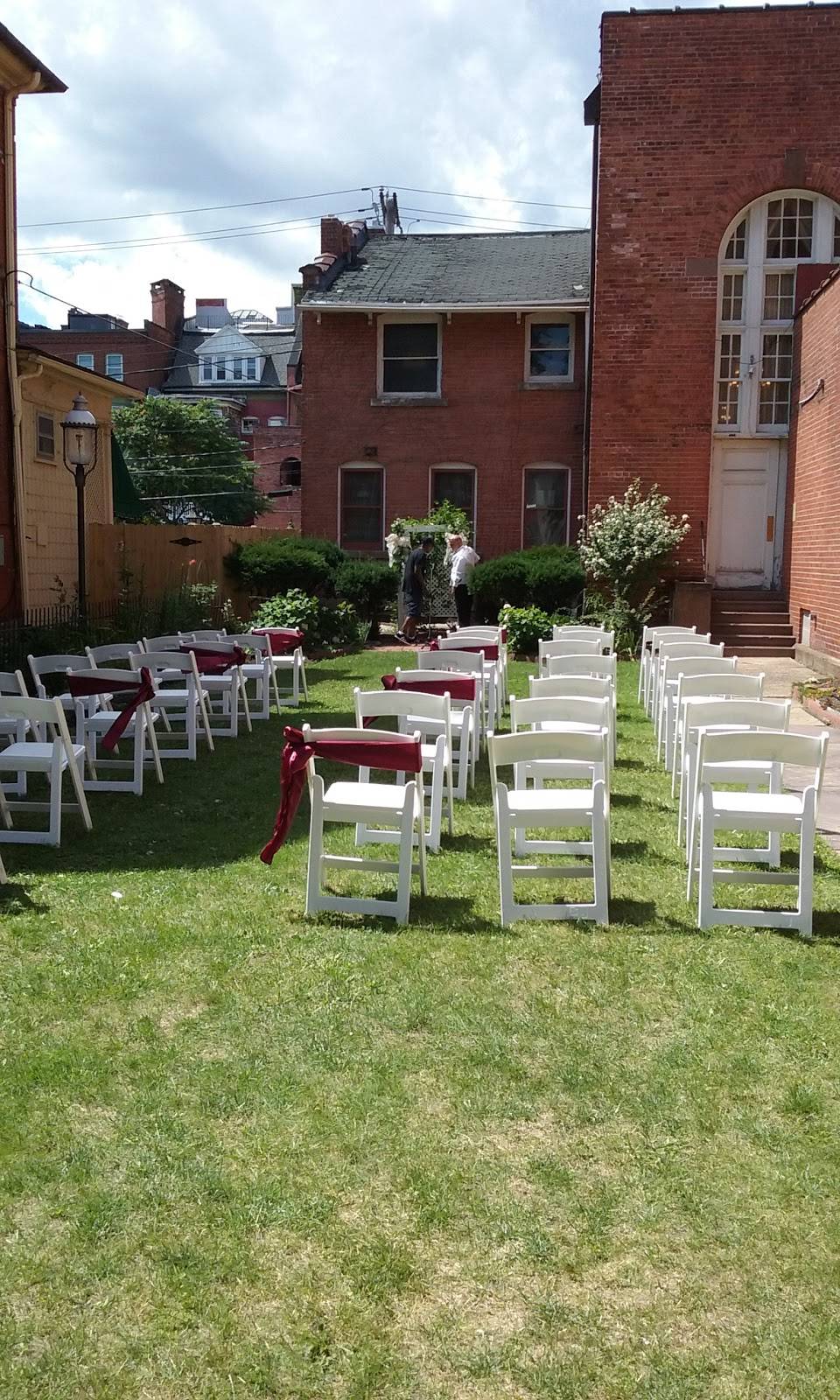 Hamlin House | restaurant | 432 Franklin St, Buffalo, NY 14202, USA | 7168858084 OR +1 716-885-8084
