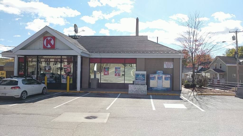 Circle K | cafe | 72 Main St, Mexico, ME 04257, USA | 2073644617 OR +1 207-364-4617