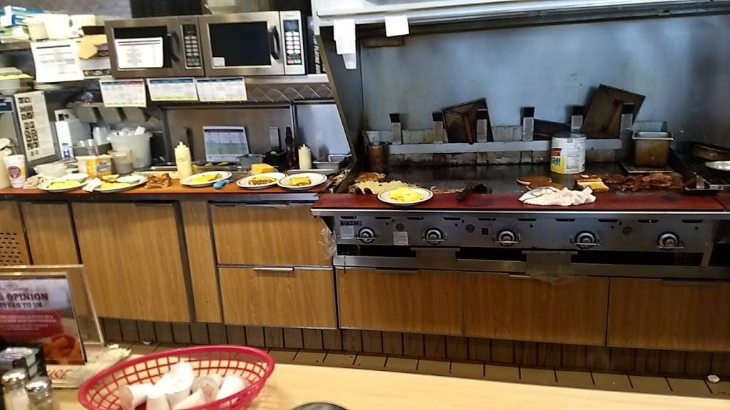 Huddle House | meal takeaway | 3106 US-431, Roanoke, AL 36274, USA | 3348636424 OR +1 334-863-6424