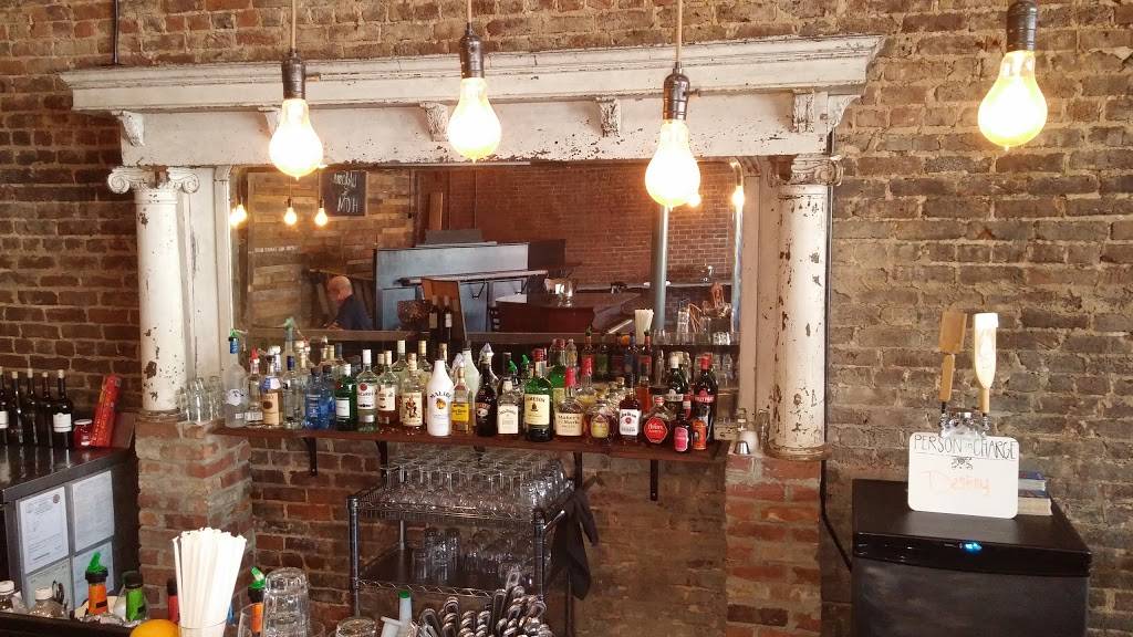 Hubbards Off Main | restaurant | 16 Choccolocco St, Oxford, AL 36203, USA | 2564030258 OR +1 256-403-0258