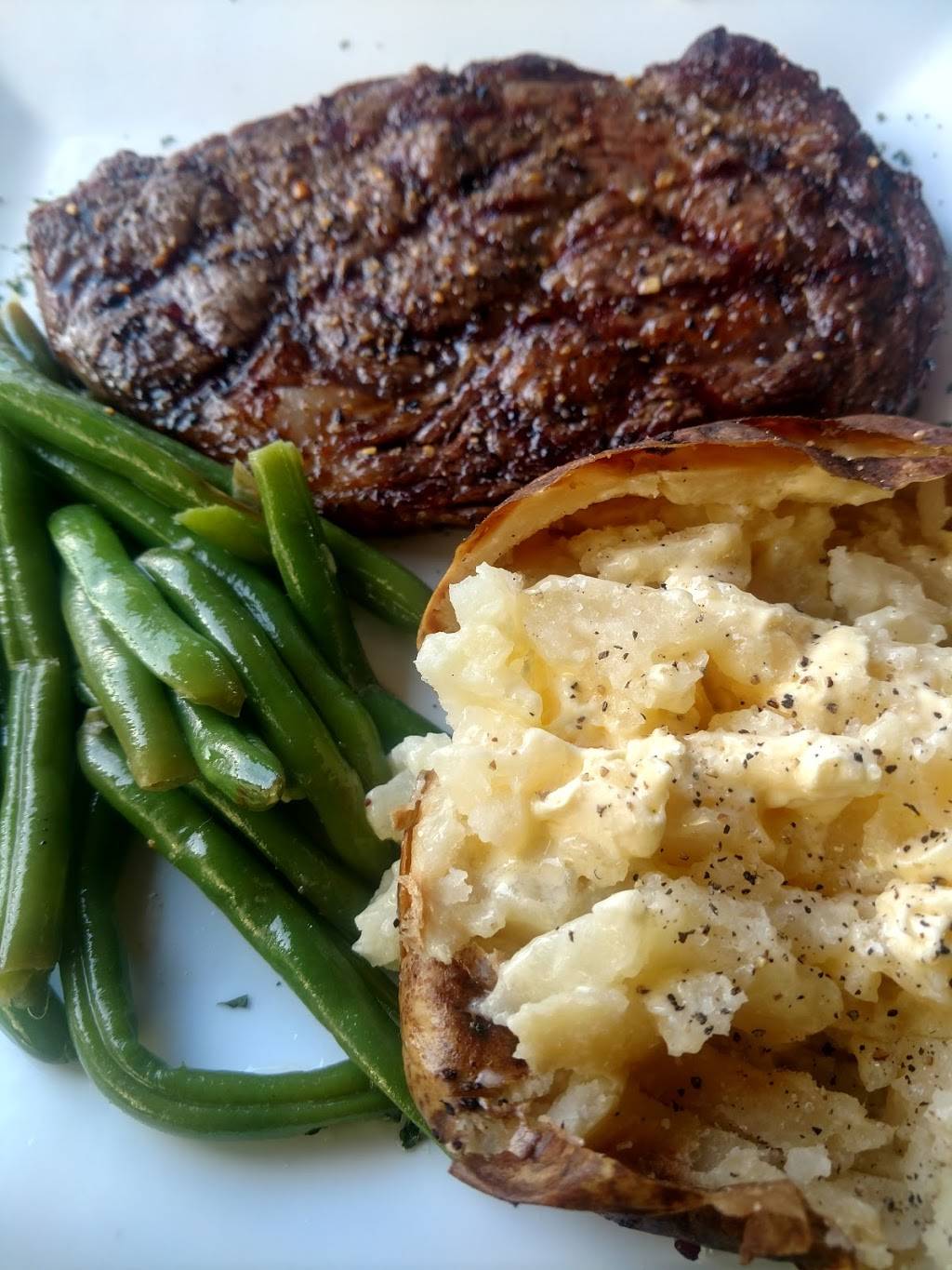 Filets Waterfront | restaurant | 2120 Sea Mountain Hwy # 1100, North Myrtle Beach, SC 29582, USA | 8432805200 OR +1 843-280-5200