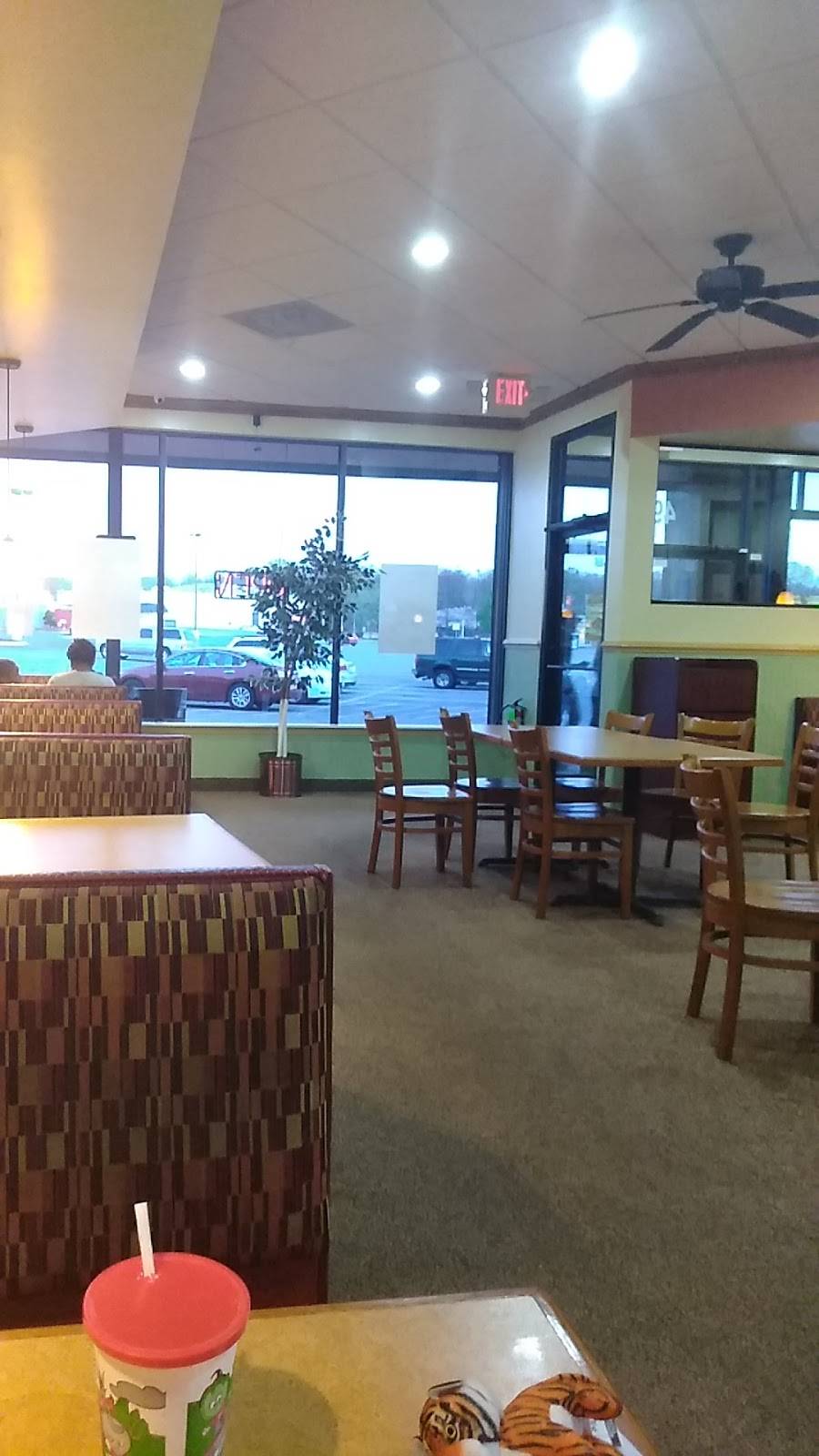 Ledo Pizza | meal takeaway | 4925 Indian Head Hwy, Glassmanor, MD 20745, USA | 3015675656 OR +1 301-567-5656