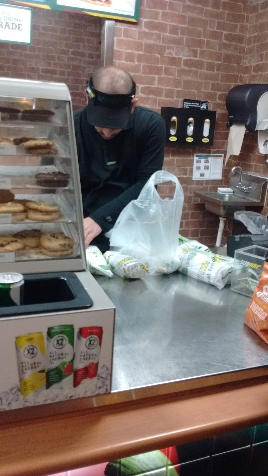 Subway | restaurant | 2420 13th St, St Cloud, FL 34769, USA | 4079575711 OR +1 407-957-5711
