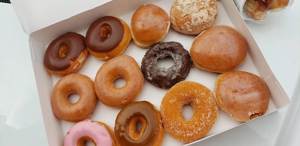 Krispy Kreme | bakery | 5692 N Blackstone Ave, Fresno, CA 93710, USA | 5596914401 OR +1 559-691-4401