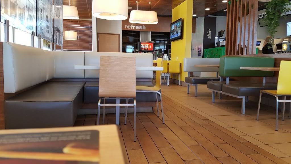 McDonalds | cafe | 127 Division St N, Stevens Point, WI 54481, USA | 7153410042 OR +1 715-341-0042