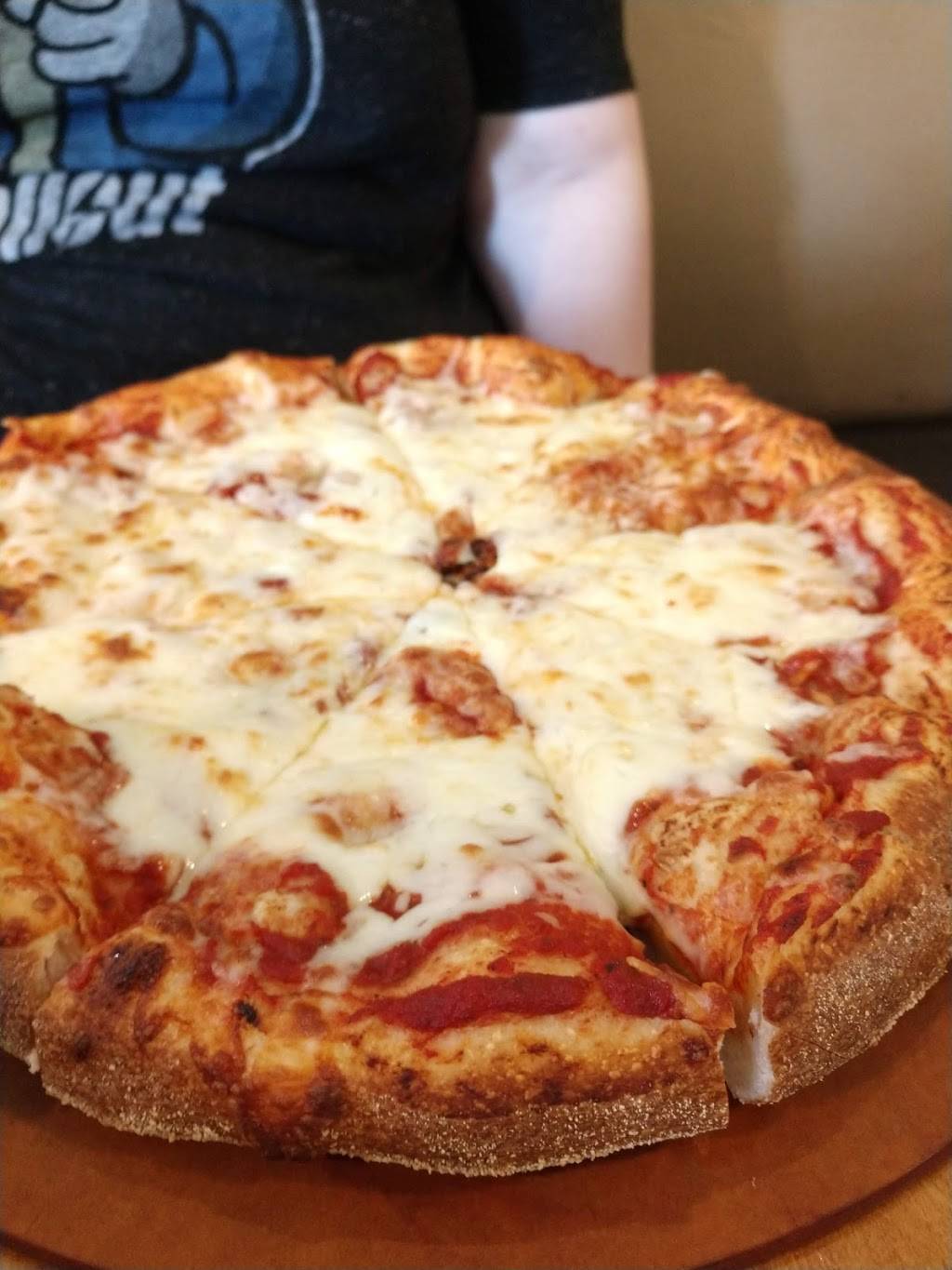 Southwind Pizza | restaurant | 44 Church St, Mathews, VA 23109, USA | 8047252766 OR +1 804-725-2766