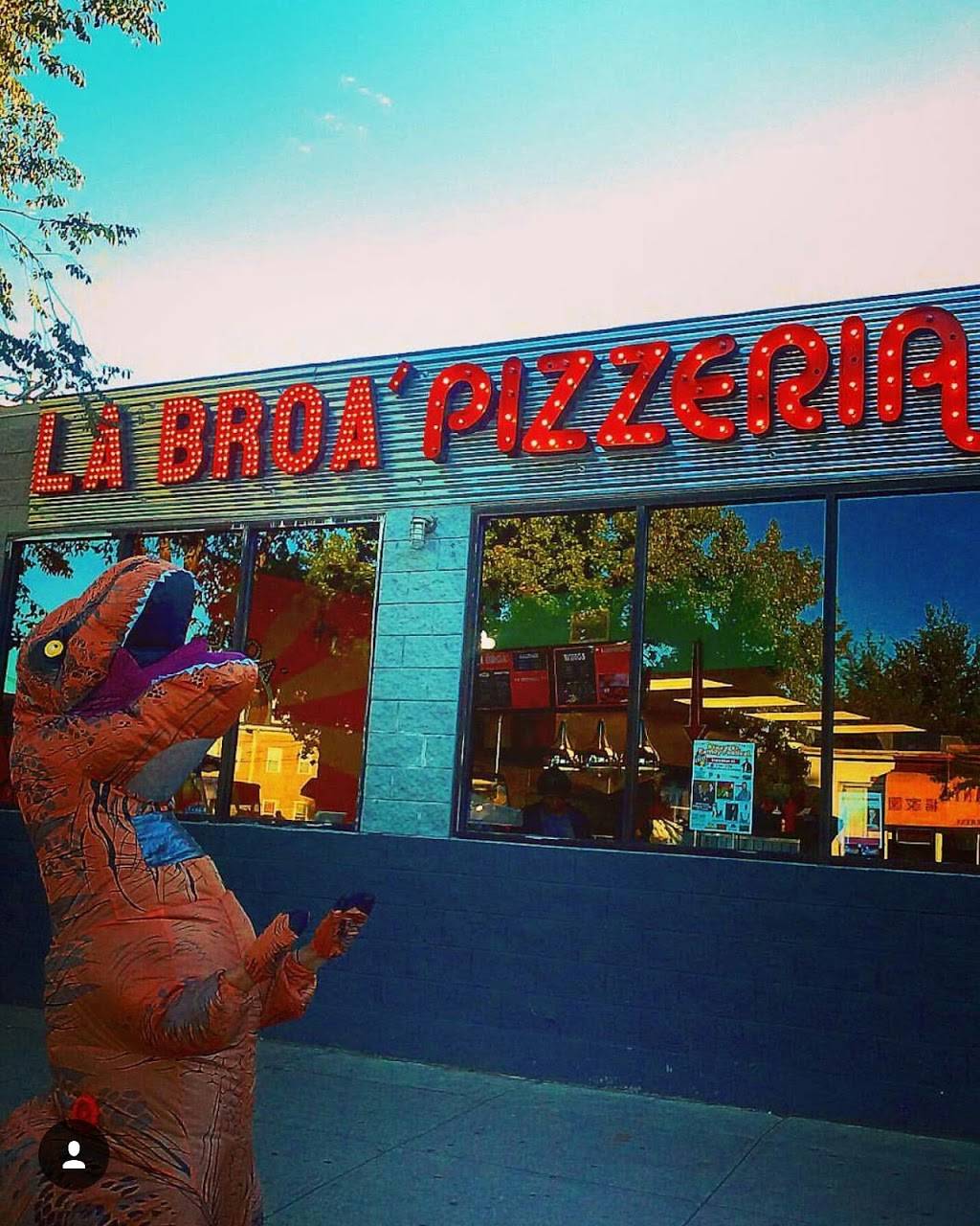 La Broa&#39; Pizza - Restaurant | 925 Broad St, Providence, RI 02907, USA
