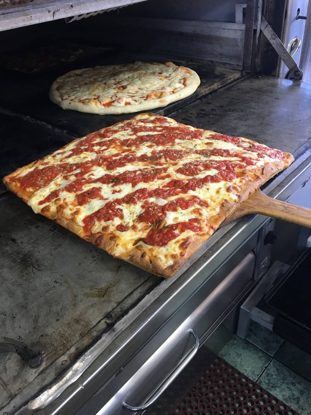 Fratillis Pizza | restaurant | 404 Hunts Point Ave, Bronx, NY 10474, USA | 7185427340 OR +1 718-542-7340