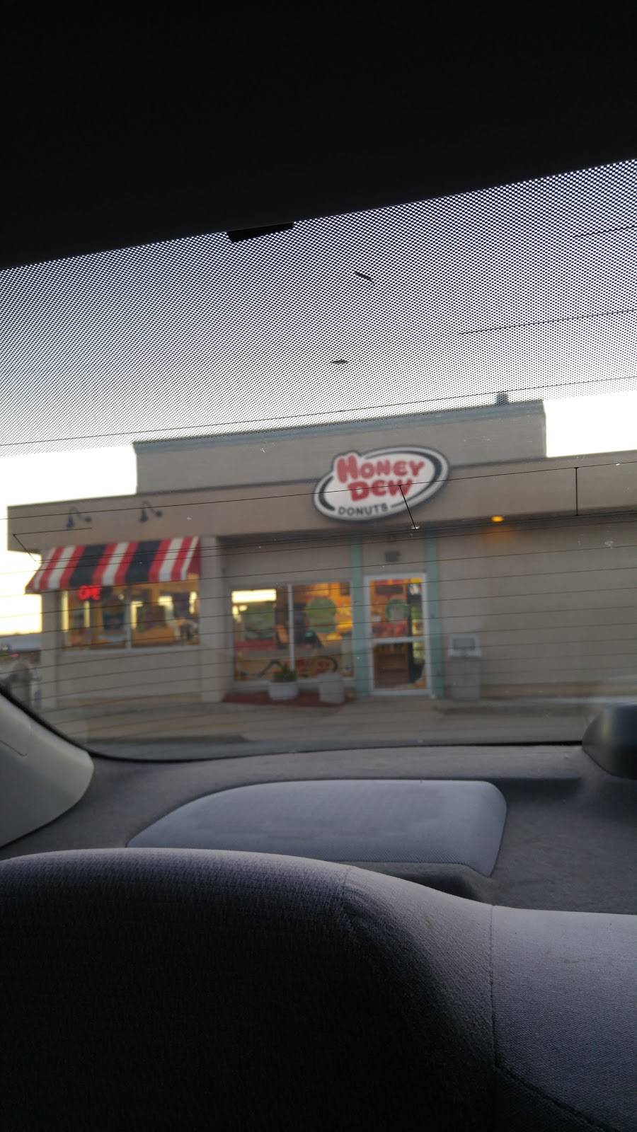 Honey Dew Donuts | bakery | 100 Newport Ave, Rumford, RI 02916, USA | 4014347927 OR +1 401-434-7927