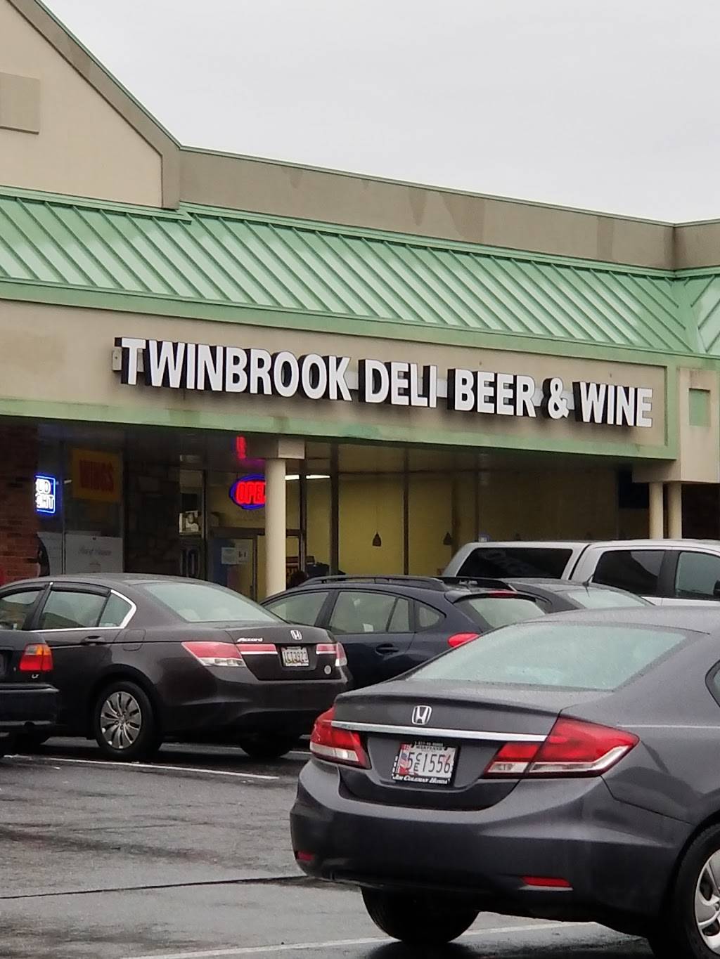 Twinbrook Deli Beer And Wine | meal takeaway | 2208 Veirs Mill Rd, Rockville, MD 20851, USA | 3017621712 OR +1 301-762-1712