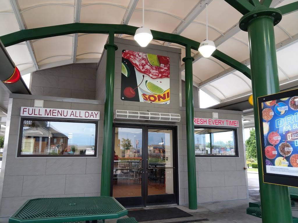 Sonic Drive-In | restaurant | 3555 Tom Austin Hwy, Springfield, TN 37172, USA | 6153822160 OR +1 615-382-2160