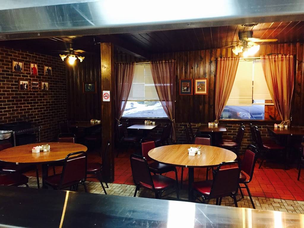 Carlesis Restaurant | restaurant | 15146 US-422, Worthington, PA 16262, USA | 7242973882 OR +1 724-297-3882