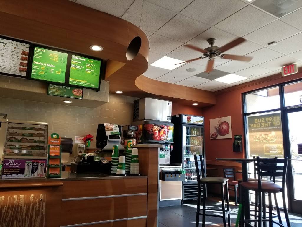 Subway | restaurant | 6733 N Riverside Dr, Fresno, CA 93722, USA | 5592772015 OR +1 559-277-2015