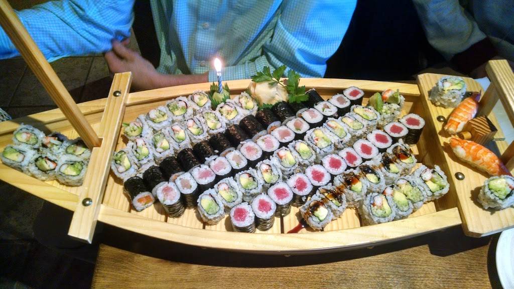Toshi Izakaya Restaurant | meal takeaway | 136 Simsbury Rd #4, Avon, CT 06001, USA | 8606778242 OR +1 860-677-8242