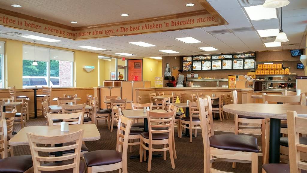Bojangles Famous Chicken n Biscuits | restaurant | 590 Greensboro Rd, High Point, NC 27260, USA | 3368820323 OR +1 336-882-0323