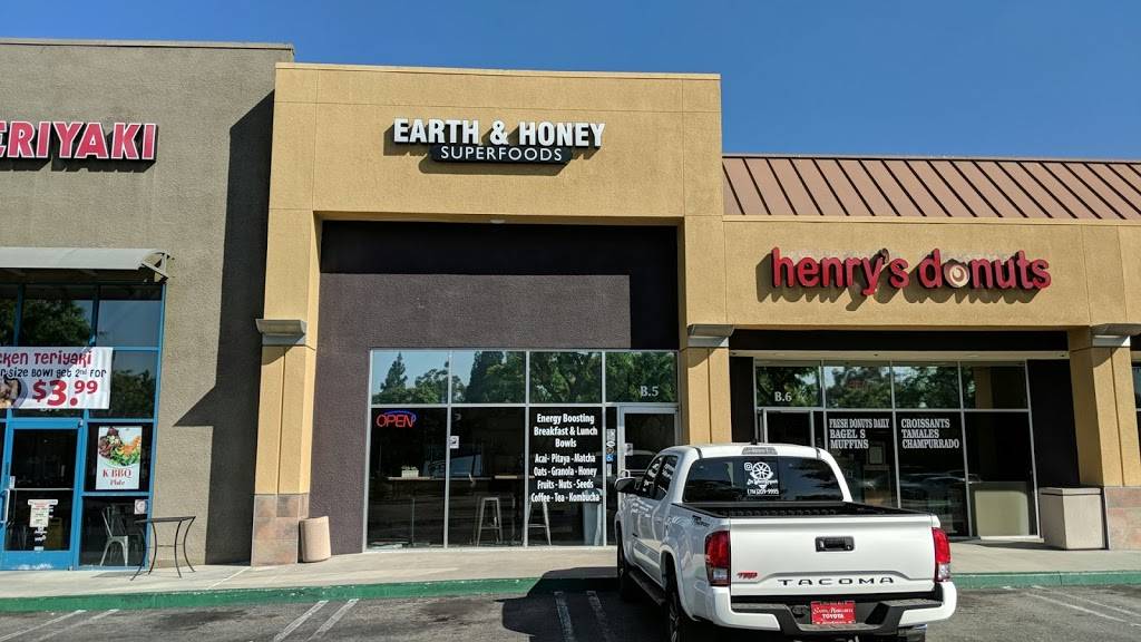 Earth Bowl Superfoods Restaurant 22641 Lake Forest Dr B5, Lake