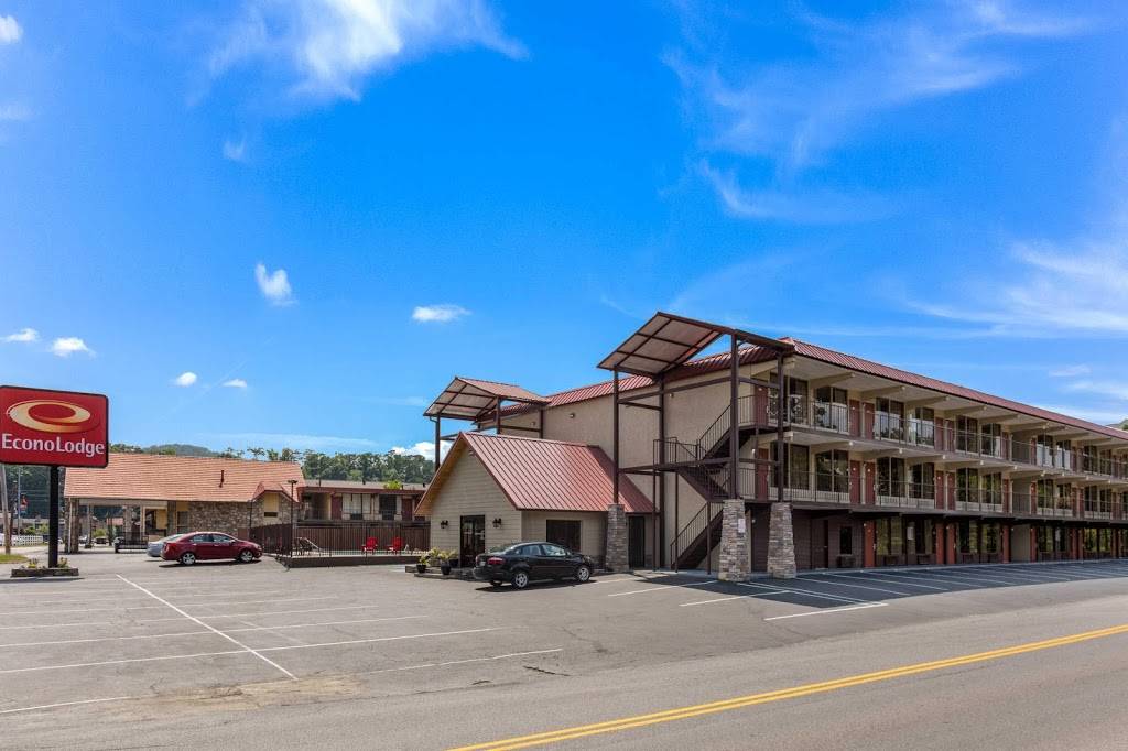 Econo Lodge | restaurant | 121 E Mill Creek Rd, Pigeon Forge, TN 37863, USA | 8653654145 OR +1 865-365-4145