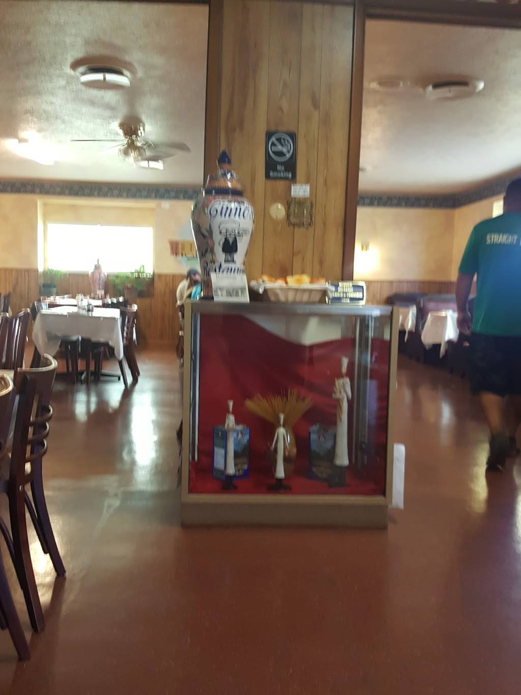 Ginnos Italian Restaurant Rockdale Tx | restaurant | 1204 W Cameron Ave, Rockdale, TX 76567, USA | 5125435111 OR +1 512-543-5111