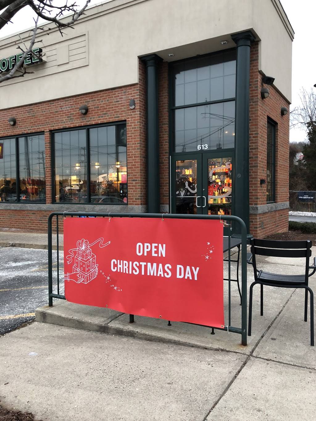 Starbucks | cafe | 613 Queen St, Southington, CT 06489, USA | 8606216611 OR +1 860-621-6611