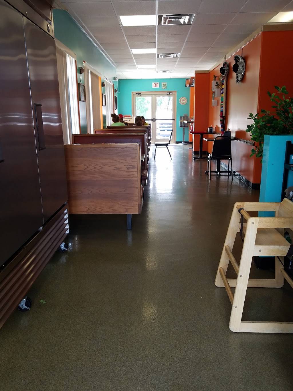 Highlands DLeons | restaurant | 5501 NW 1st St, Lincoln, NE 68521, USA | 4024772963 OR +1 402-477-2963