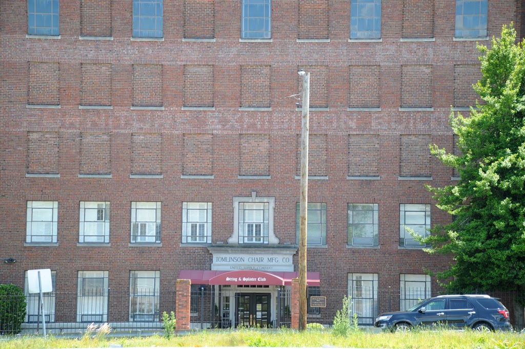 String & Splinter Club Inc | restaurant | 305 W High Ave, High Point, NC 27260, USA | 3368828191 OR +1 336-882-8191