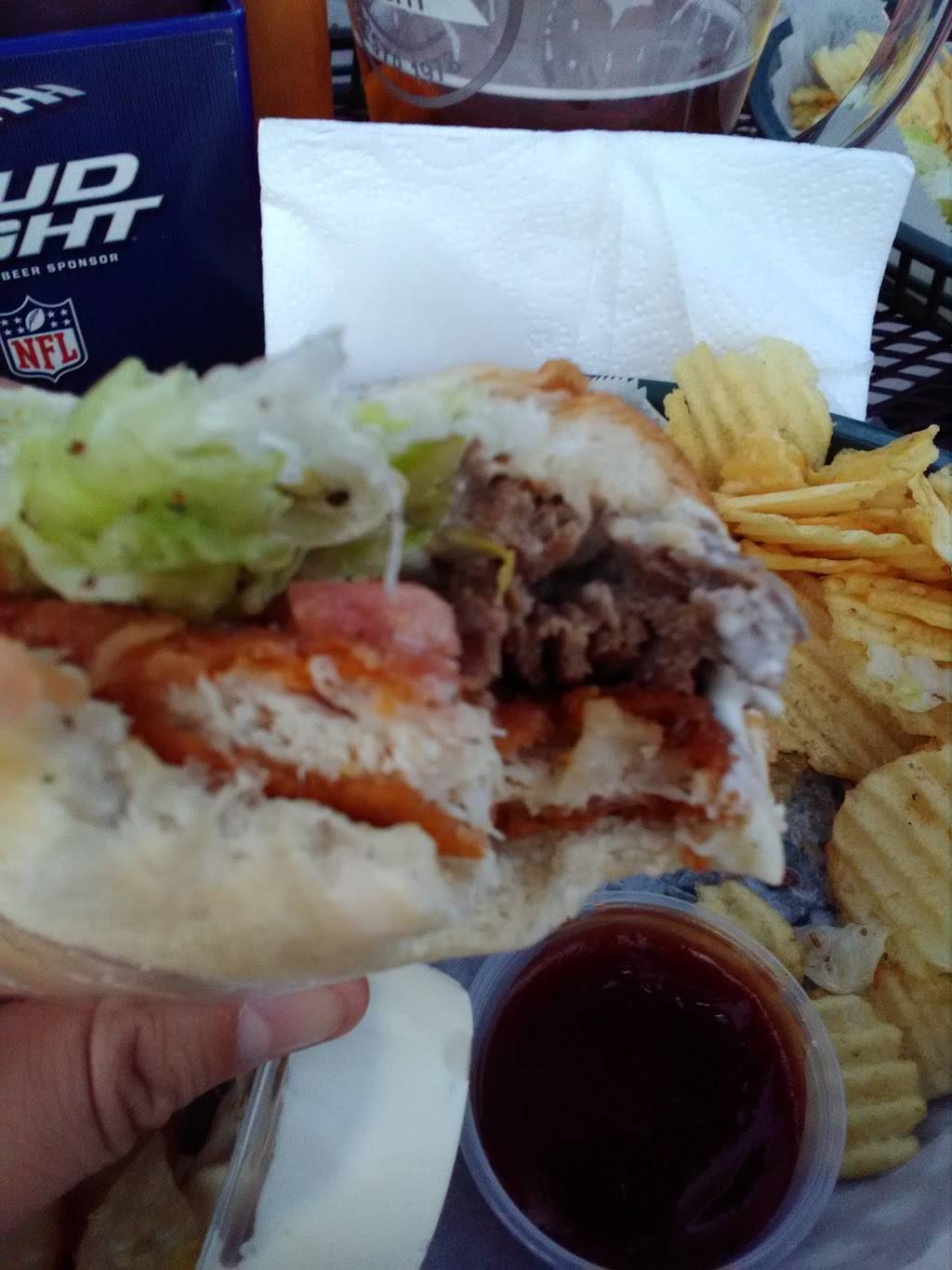 Kellys Corner | restaurant | 524 Cayuga Dr, Niagara Falls, NY 14304, USA | 7162832040 OR +1 716-283-2040