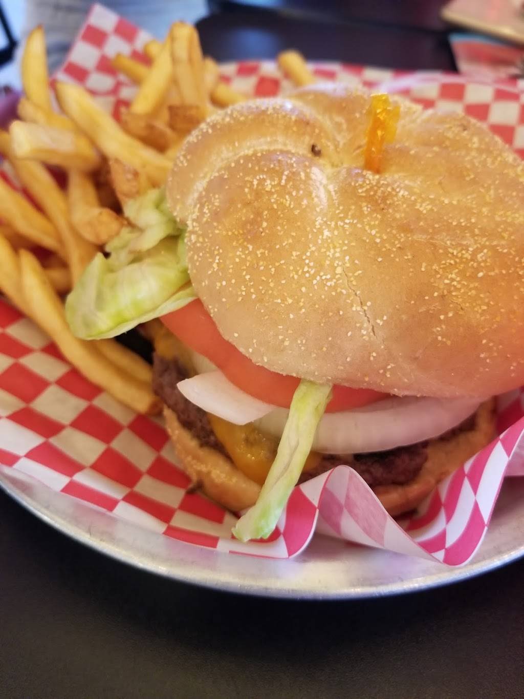 Beach Bunny Subs & Grill | restaurant | 306 Roland Ave, Surf City, NC 28445, USA | 9106222276 OR +1 910-622-2276
