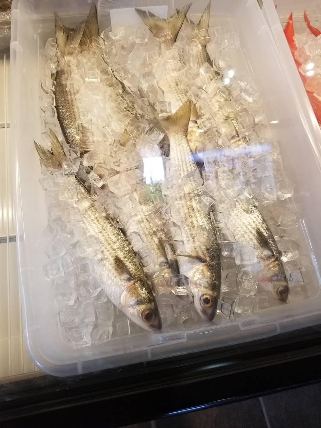 Moon's Wings & Seafood Market 1588 Eisenhower Pkwy, Macon, GA 31206, USA