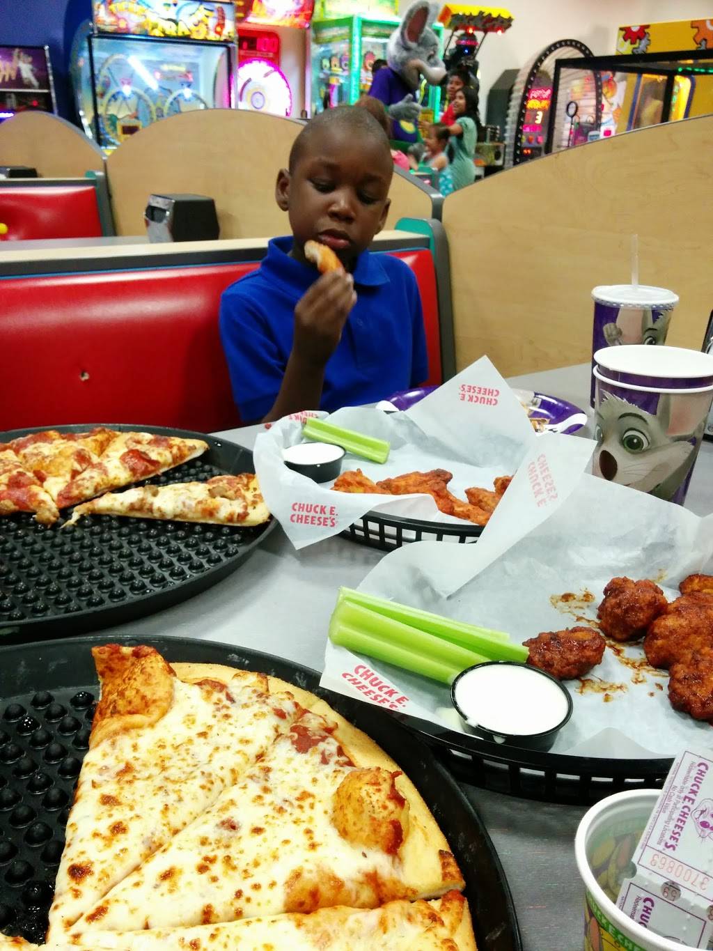 Chuck E. Cheese's | 40-24 College Point Blvd B213, Flushing, NY 11354, USA