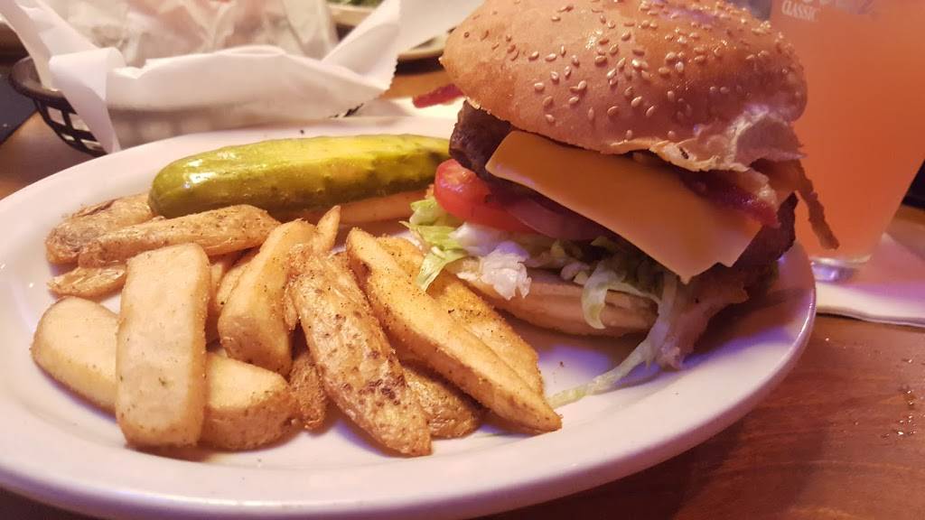 Texas Roadhouse | restaurant | 3201 Deerfield Dr, Janesville, WI 53546, USA | 6087579700 OR +1 608-757-9700