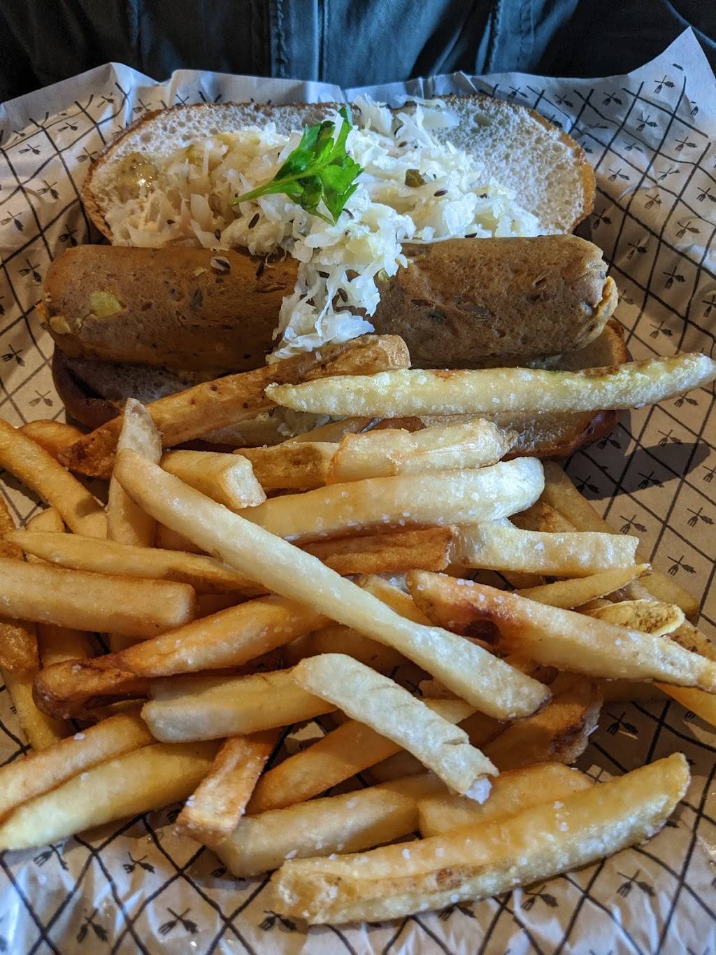 Blatt Beer & Table | restaurant | 10000 California St, Omaha, NE 68114, USA | 4029329993 OR +1 402-932-9993