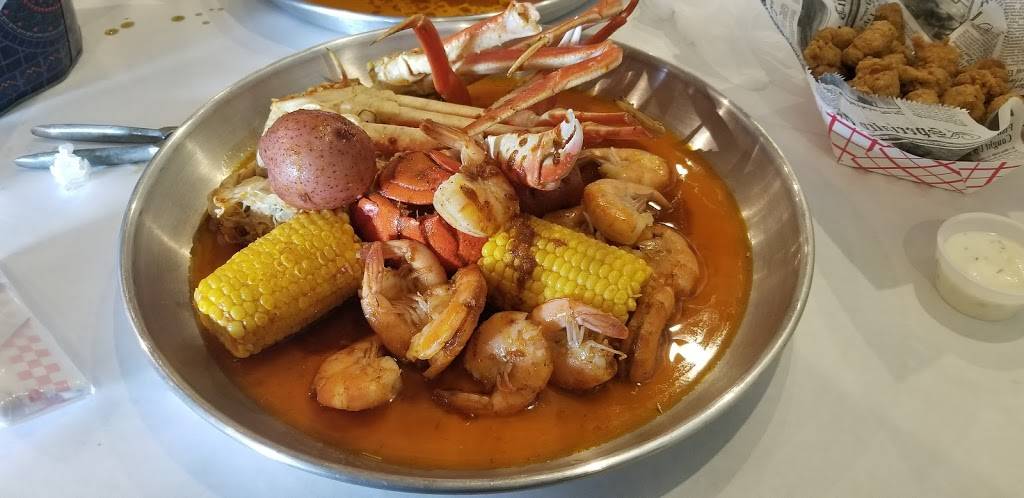 The Saucy Crab | restaurant | 5039 28th St SE, Grand Rapids, MI 49512, USA | 6162598888 OR +1 616-259-8888