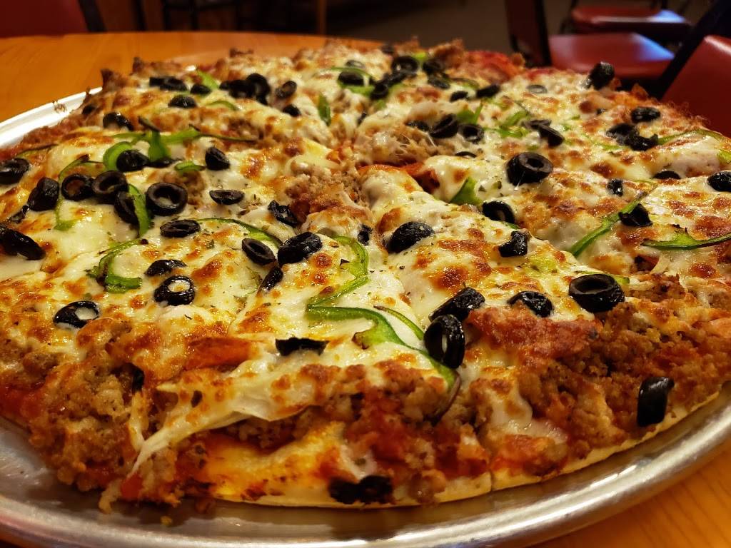 Susan Bobes Pizza | restaurant | 101 W Broadway St, Princeton, IN 47670, USA | 8123852554 OR +1 812-385-2554