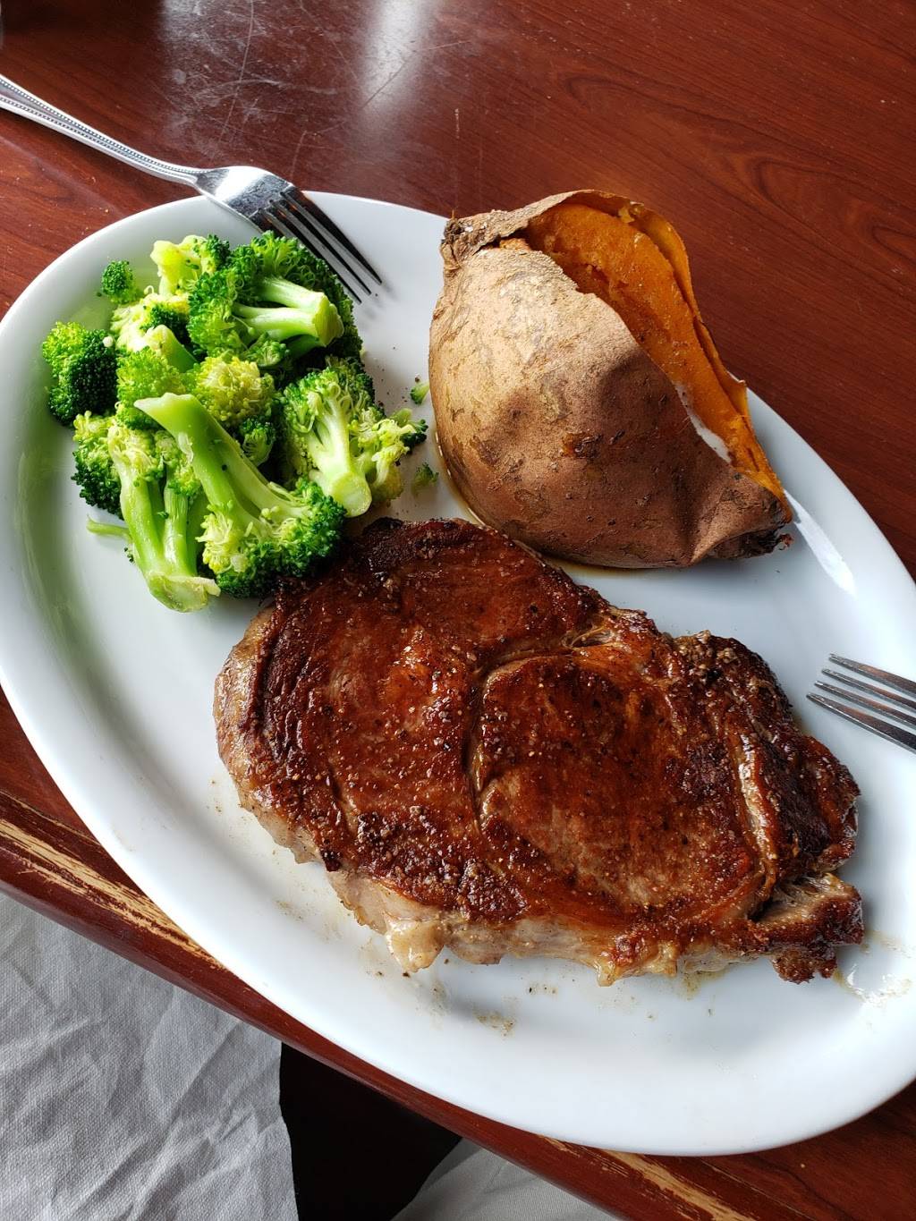 Ruby Tuesday | restaurant | 1830 Holiday Dr, Athens, TN 37303, USA | 4237461775 OR +1 423-746-1775