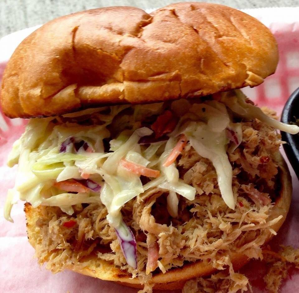 Big Willies Smokehouse | restaurant | 23 Monument Sq, Urbana, OH 43078, USA | 9375084686 OR +1 937-508-4686