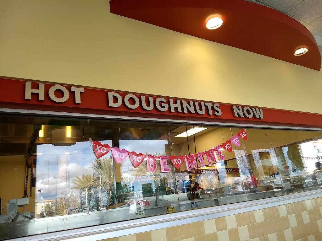 Krispy Kreme | bakery | 5692 N Blackstone Ave, Fresno, CA 93710, USA | 5596914401 OR +1 559-691-4401
