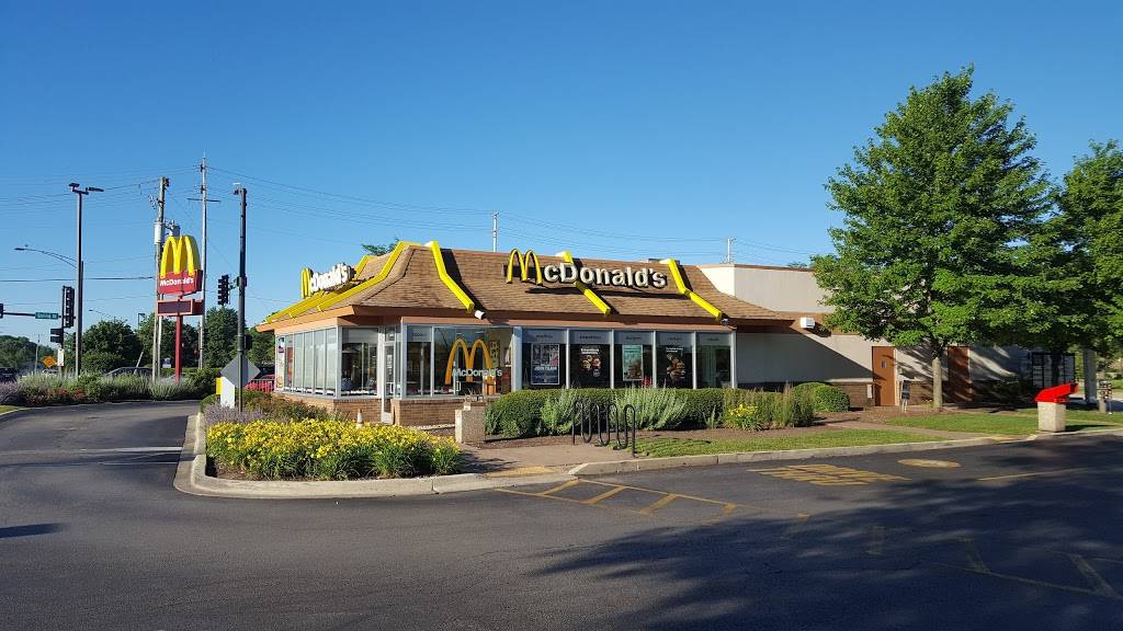 McDonald's - Cafe | 100 N McLean Blvd, South Elgin, IL 60177, USA